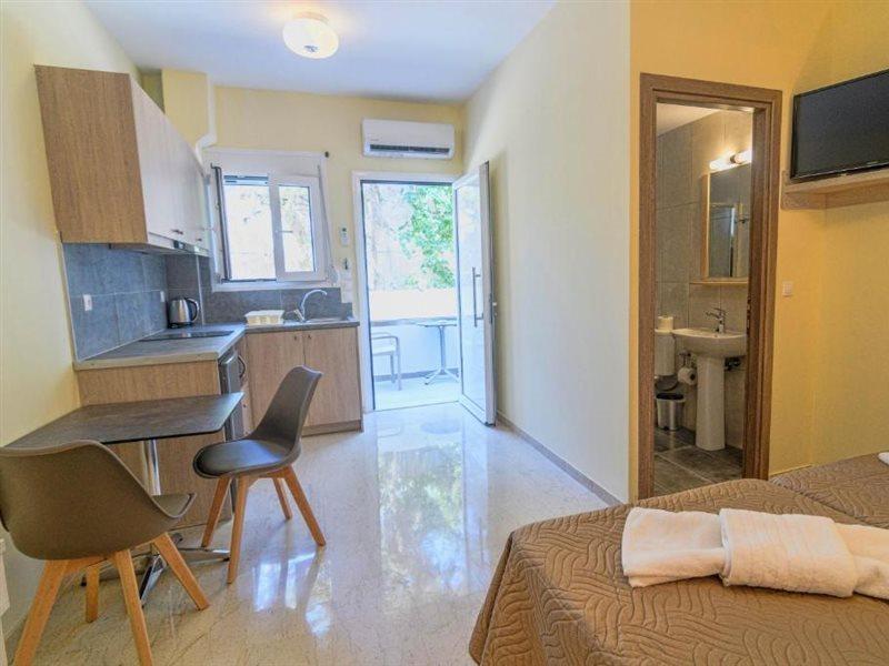 Varvaras Diamond Hotel Platanes  Exterior photo