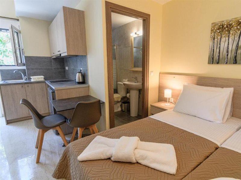 Varvaras Diamond Hotel Platanes  Exterior photo